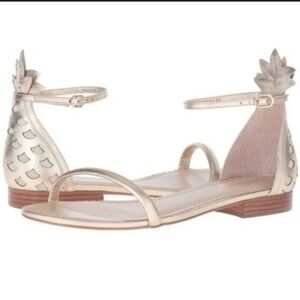 Lilly Pulitzer Laura Pineapple Flat Sandal, size 9.5